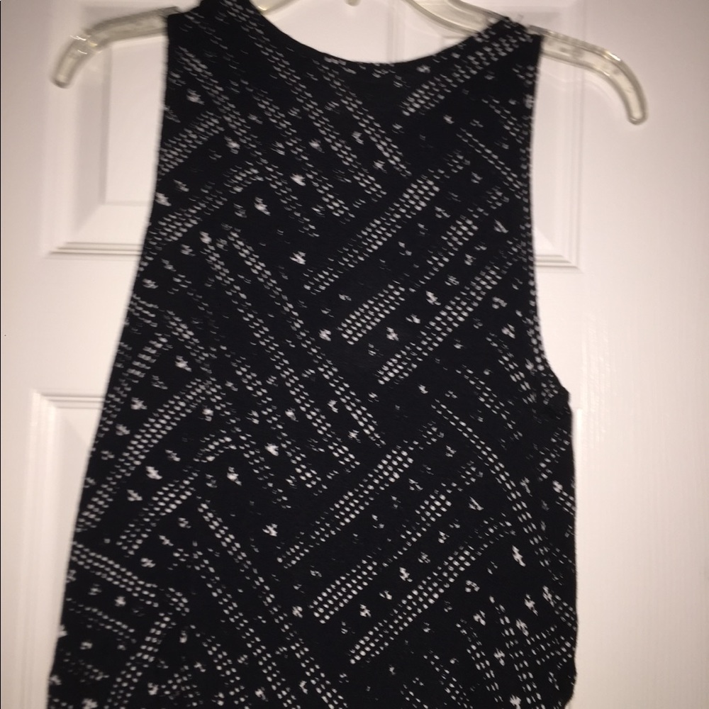 Free people tank with cut out open front - Picture 5 of 5